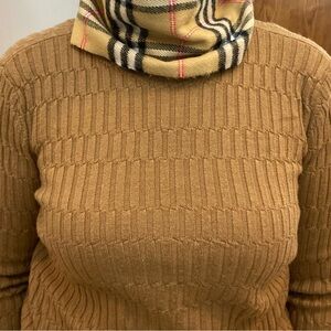 100% Wool Club Monaco Camel Ribbed Crew Neck Sweater